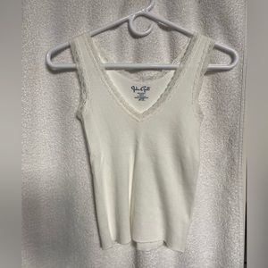 Brandy Melville Ronnie V-Neck Lace Tank